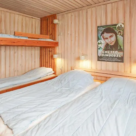 6 Person Holiday In