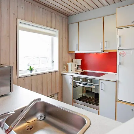度假居 6 Person Holiday In